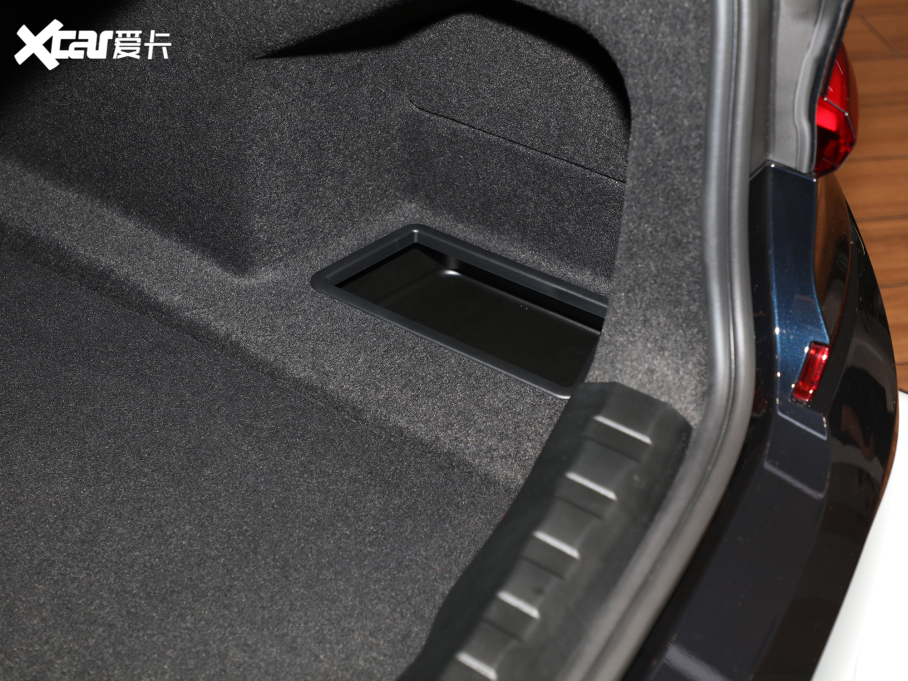 2022R3ϵ 325Li M\b