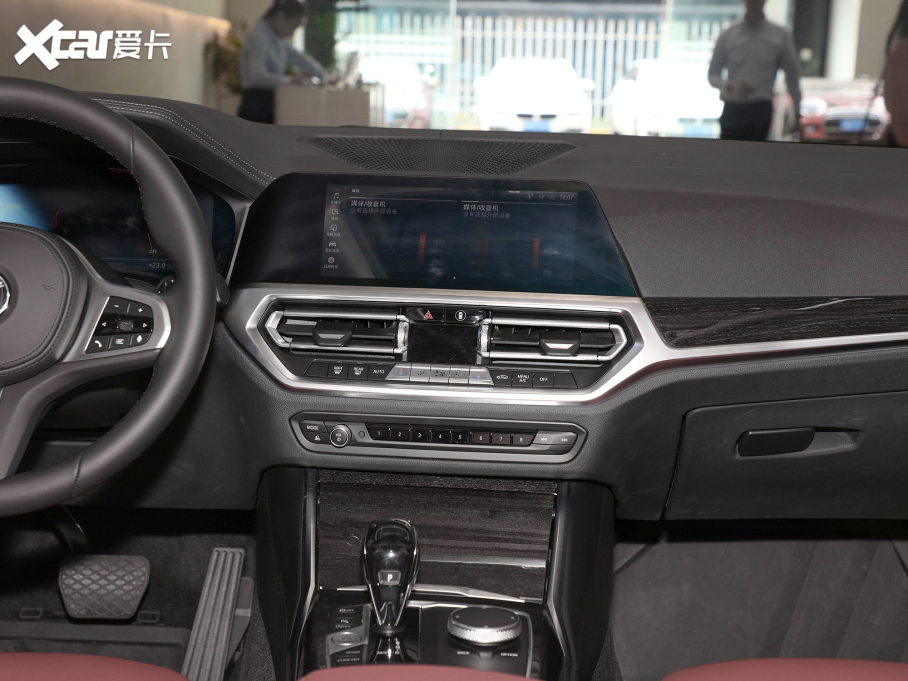 2022R3ϵ 325Li M\b