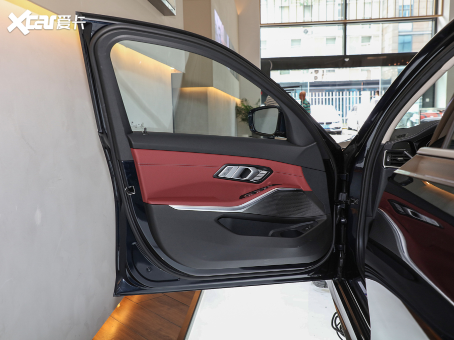 2022R3ϵ 325Li M\(yn)(dng)b