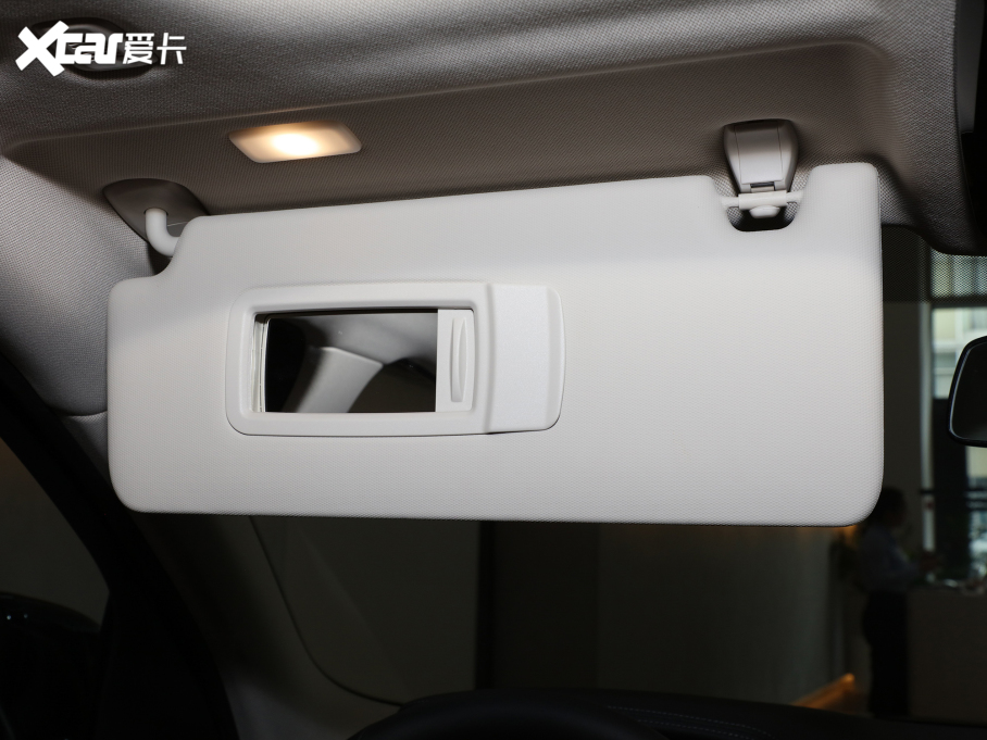 2022R3ϵ 325Li M\b