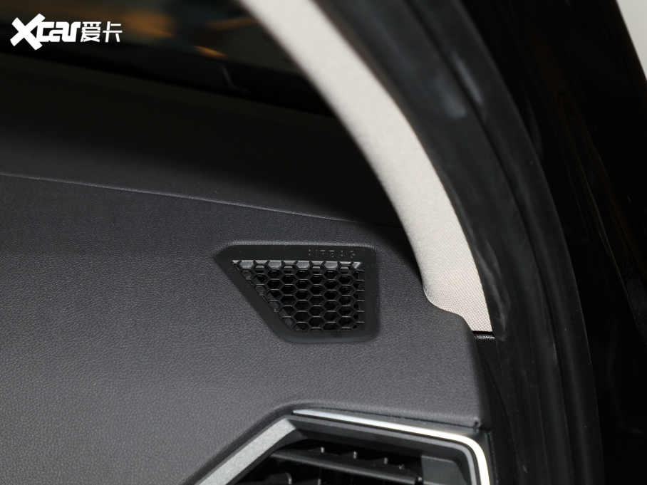 2022R3ϵ 325Li M\b