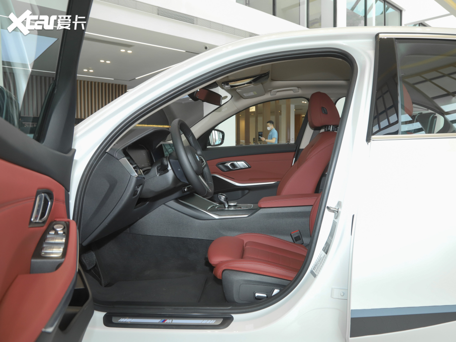 2022��R3ϵ 325i M�\�����b