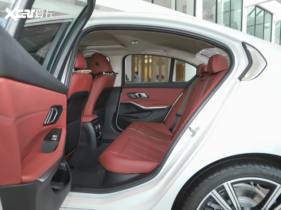 2022��R3ϵ 325i M�\�����b