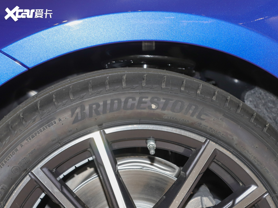 2022��R3ϵ 320Li M�\�����b