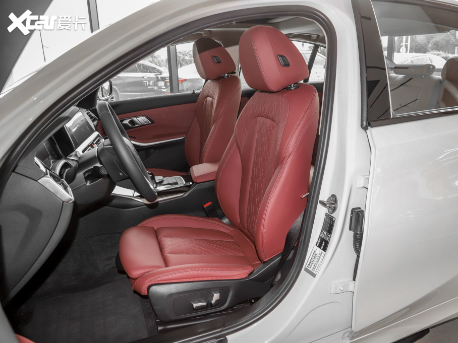 2022��R3ϵ 320i �\�����b