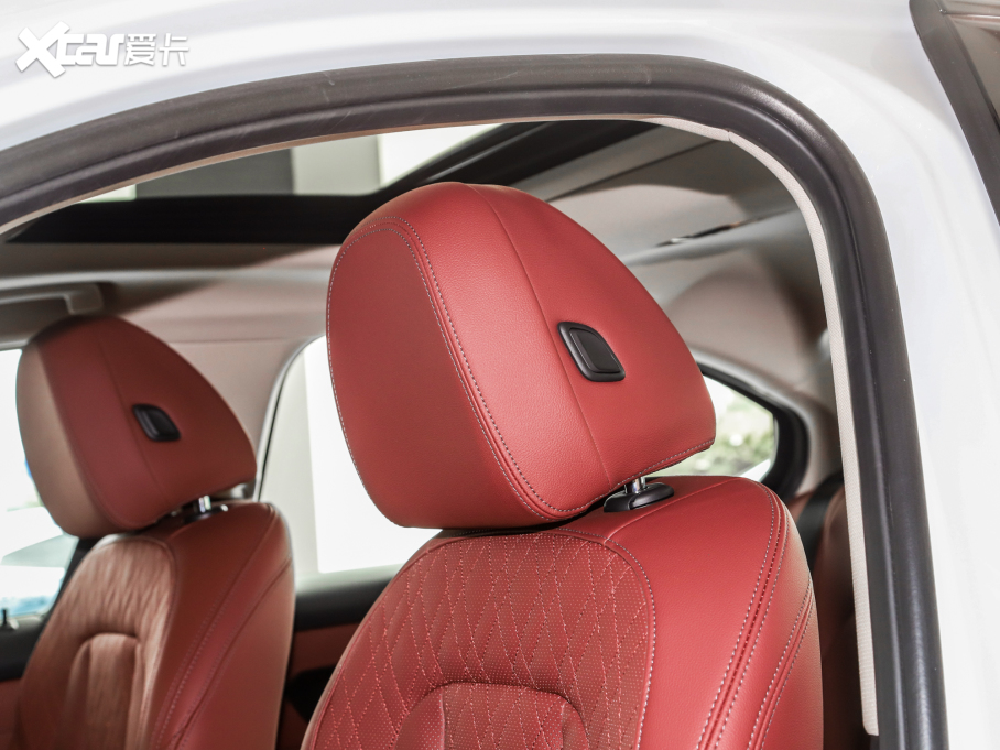 2022��R3ϵ 320i �\�����b