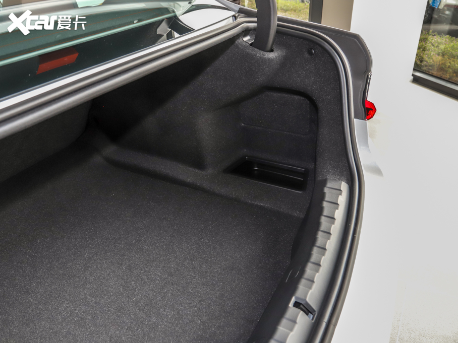 2022��R3ϵ 320i �\(y��n)��(d��ng)���b