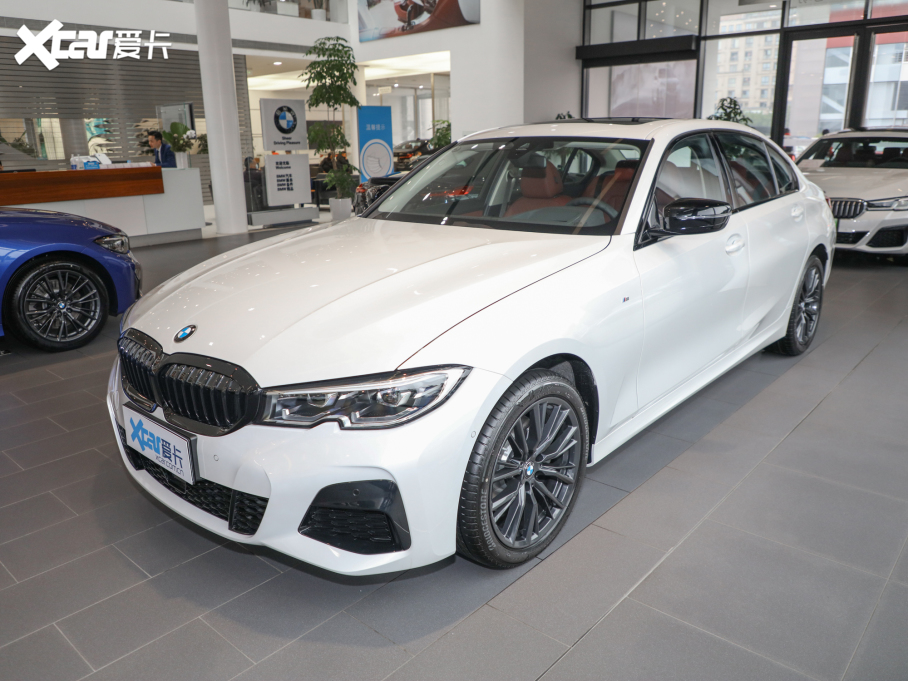 2022R3ϵ 330Li xDriver M\ҹb