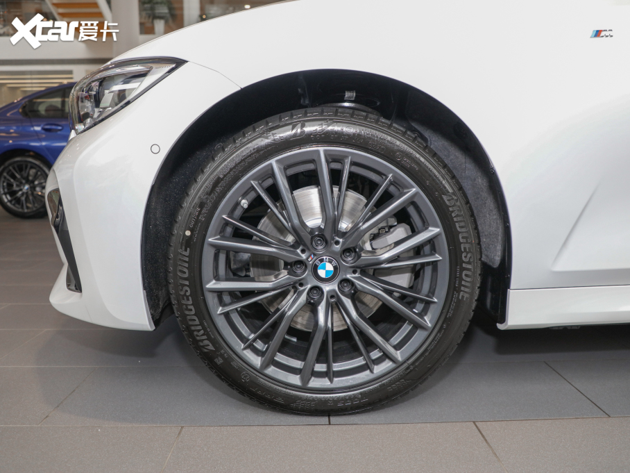 2022R3ϵ 330Li xDriver M\ҹb