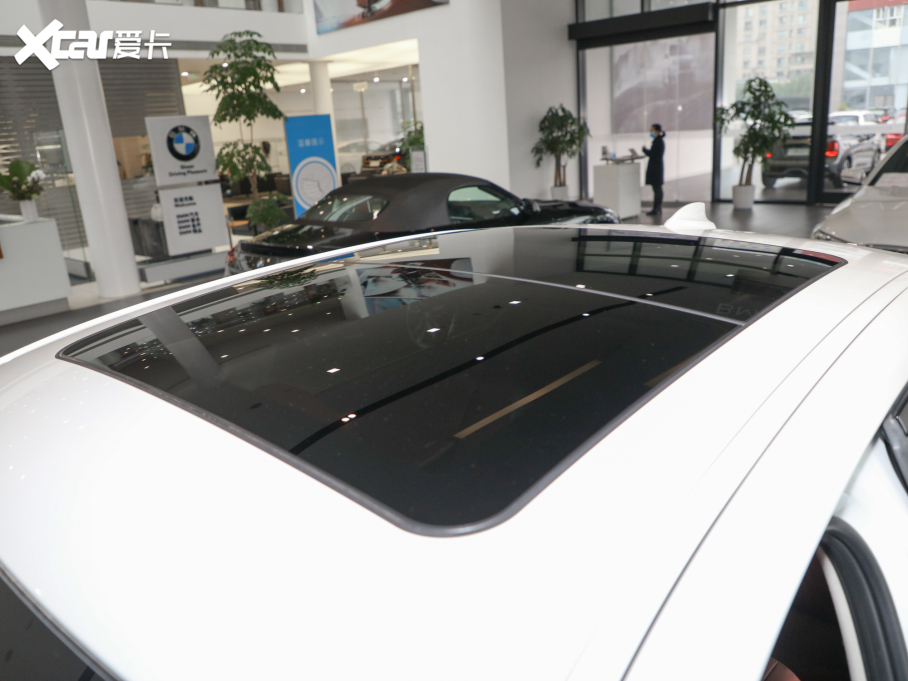 2022R3ϵ 330Li xDriver M\ҹb