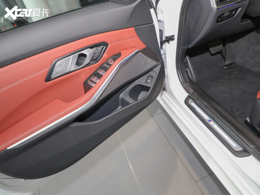 2022R3ϵ 330Li xDriver M\ҹb