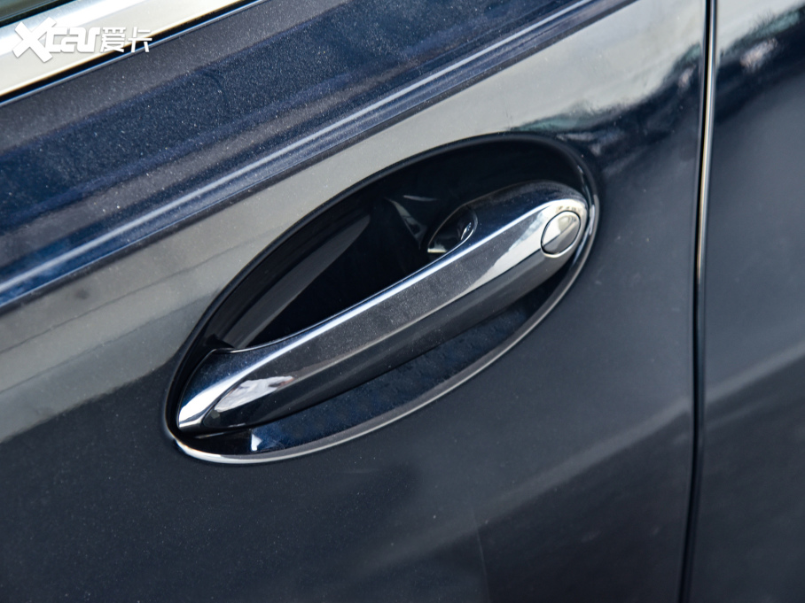 2022��R3ϵ 325Li xDriver M�\�����b