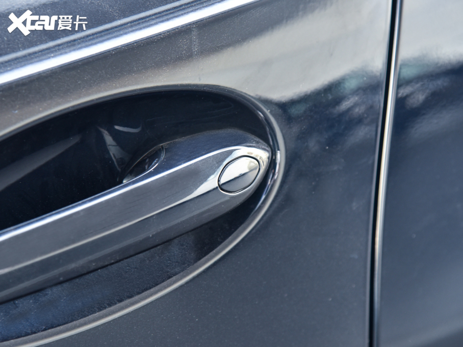 2022R3ϵ 325Li xDriver M\b