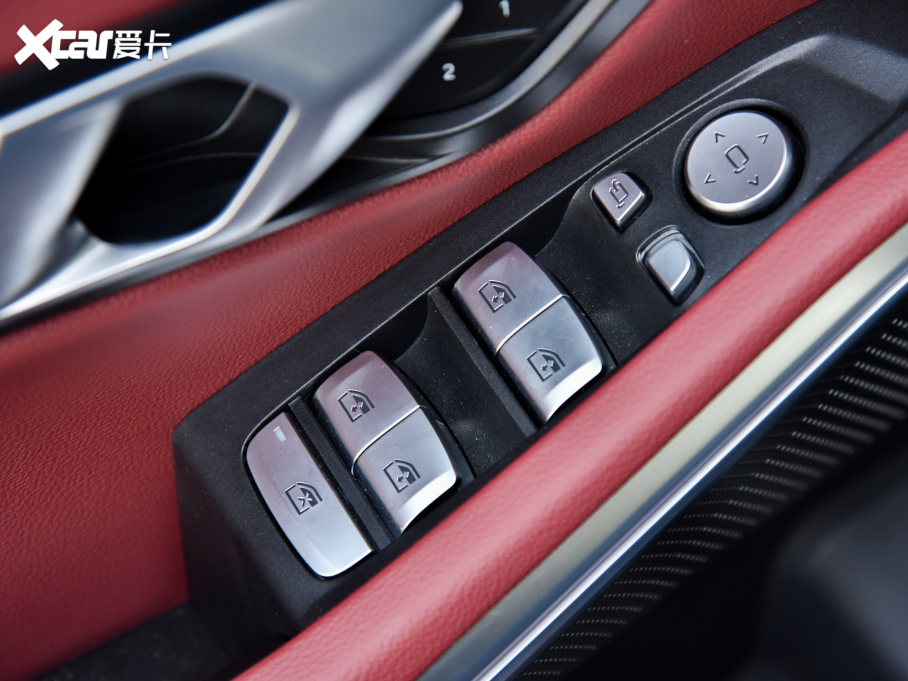 2022��R3ϵ 325Li xDriver M�\�����b