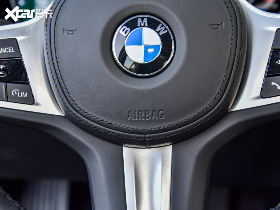 2022��R3ϵ 325Li xDriver M�\�����b