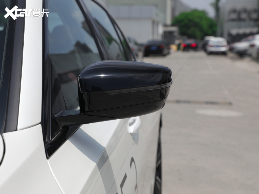 2022R3ϵ Ŀ 330Li xDrive M\ҹb