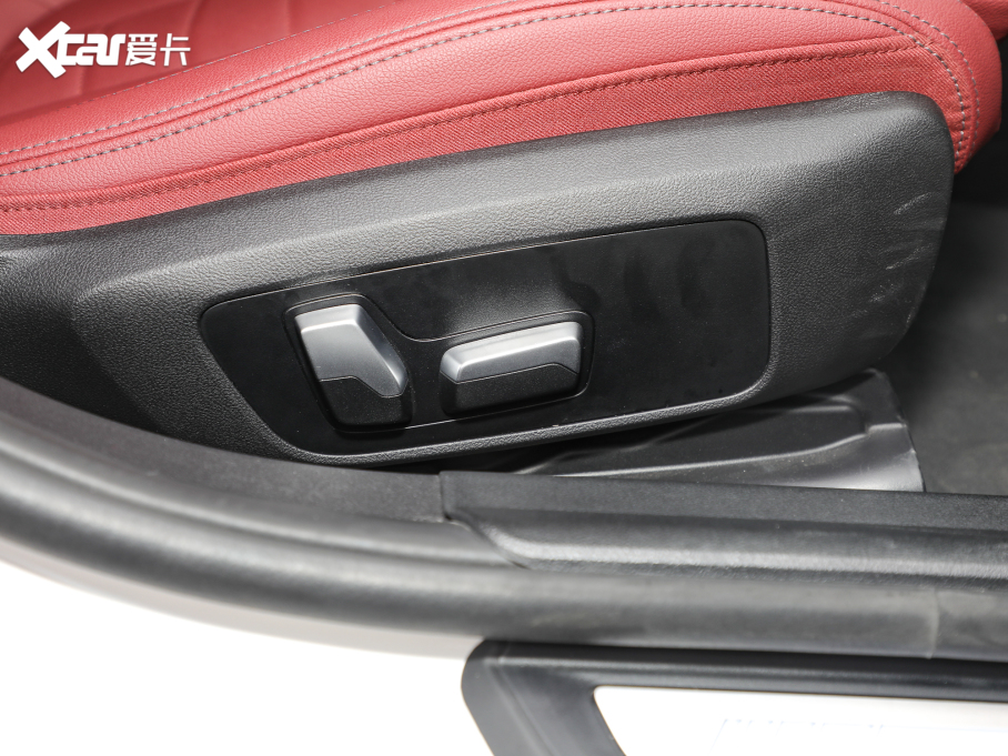 2022R3ϵ Ŀ 330Li xDrive M\ҹb