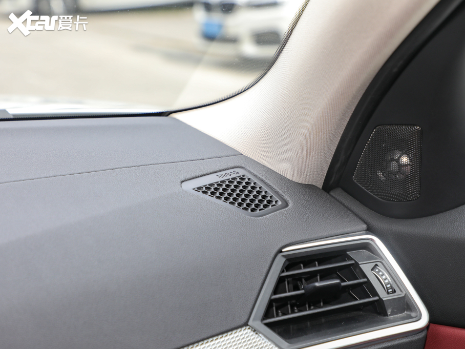 2022R3ϵ Ŀ 330Li xDrive M\ҹb