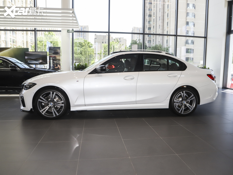 2022R3ϵ 330i M\ҹb