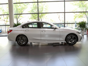 2022Ŀ 325i M\b ȣң