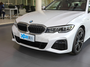 2022Ŀ 325i M\b (ji)^