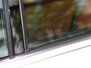 2022Ŀ 325i M\b (ji)^