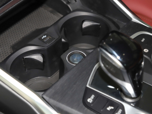 2022Ŀ 325i M\b ǰű