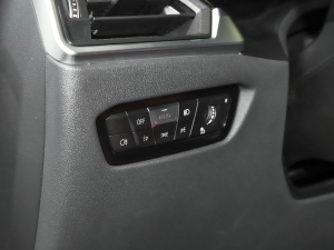 2022Ŀ 325i M\(yn)b п؅^(q)