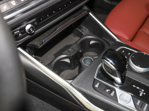 2022Ŀ 325i M\(yn)b п؅^(q)