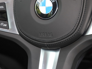 2022Ŀ 325i M\(yn)b п؅^(q)