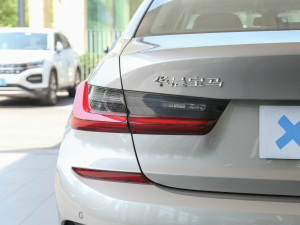 2022Ŀ 325Li M\(yn)(dng)b (x)(ji)^