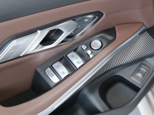 2022Ŀ 325Li M\b {܇ƅ^(q)	