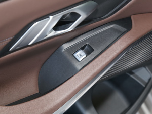 2022Ŀ 325Li M\b ܇ƅ^