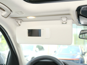 2022Ŀ 325Li M\b ꖰ壨