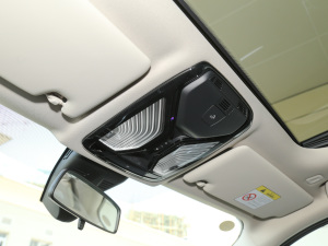 2022Ŀ 325Li M\b п؅^