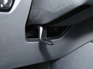 2022Ŀ 325Li M\b п؅^