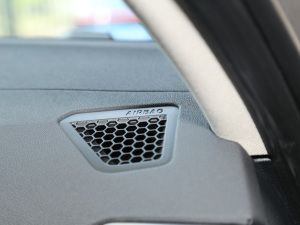 2022Ŀ 325Li M\b п؅^