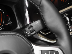 2022Ŀ 320Li M\b п؅^