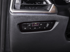 2022Ŀ 320Li M\b п؅^