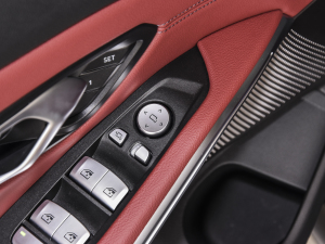 2022Ŀ 320Li M\b п؅^