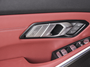 2022Ŀ 320Li M\b п؅^