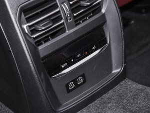 2022Ŀ 320Li M\b п؅^