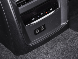 2022Ŀ 320Li M\b п؅^