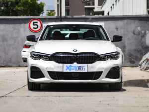 2022Ŀ 330Li xDrive M\ҹb ǰ