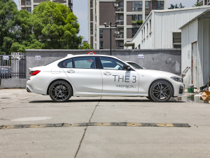 2022Ŀ 330Li xDrive M\(yn)(dng)ҹb (c)ң