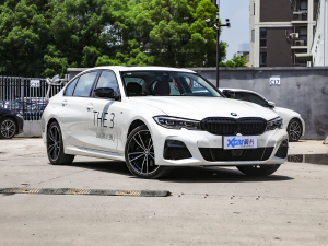 2022Ŀ 330Li xDrive M\(yn)(dng)ҹb ǰ45