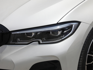 2022Ŀ 330Li xDrive M\ҹb 