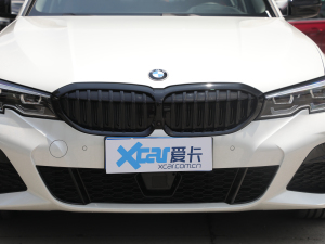 2022Ŀ 330Li xDrive M\ҹb оW