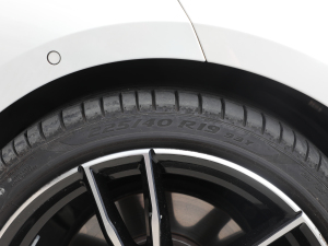 2022Ŀ 330Li xDrive M\ҹb ݆̥ߴ