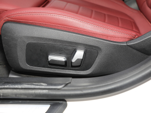 2022Ŀ 330Li xDrive M\ҹb {{